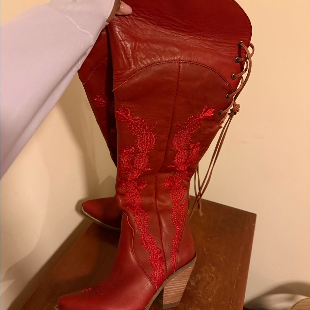 Dingo Red Leather Heeled Boots